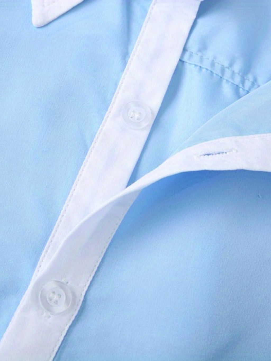 A Stylish Business Shirt For Teenagers And A Long-sleeved Shirt With Contrasting Colors