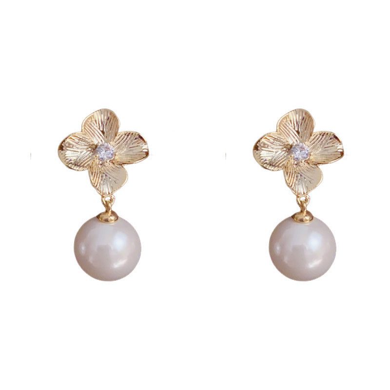 Minority Fashion High-grade Metal Petals Faux Pearl Earrings