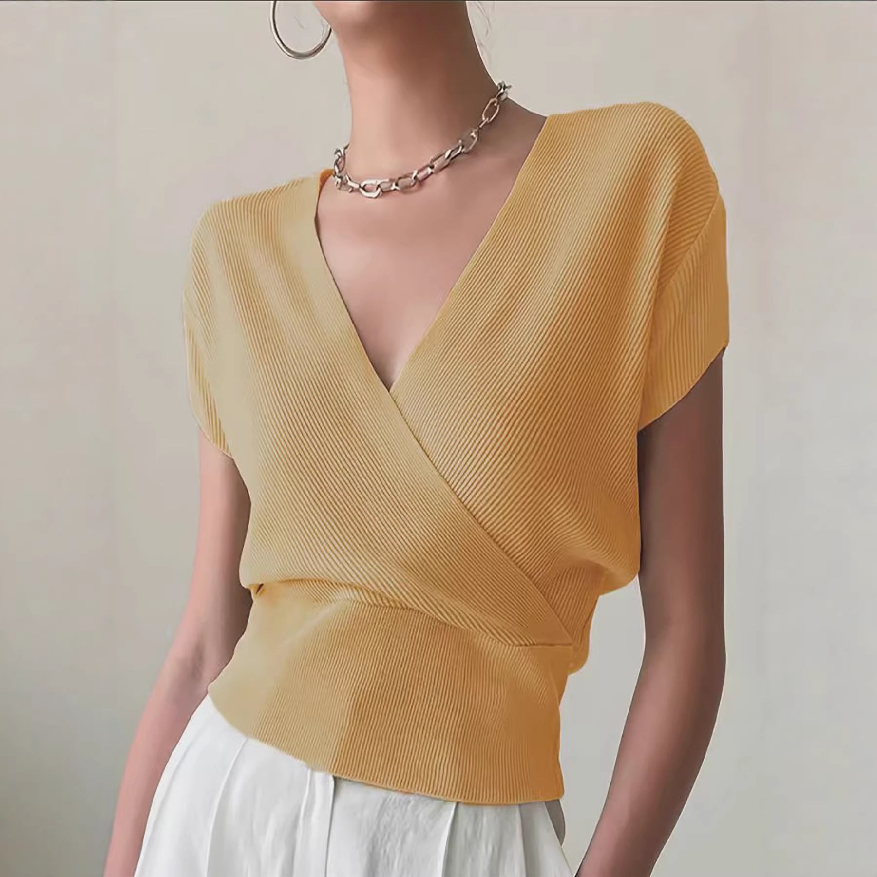 V-neck Knitted Short-sleeve High-waisted Loose T-shirt Knitted Top