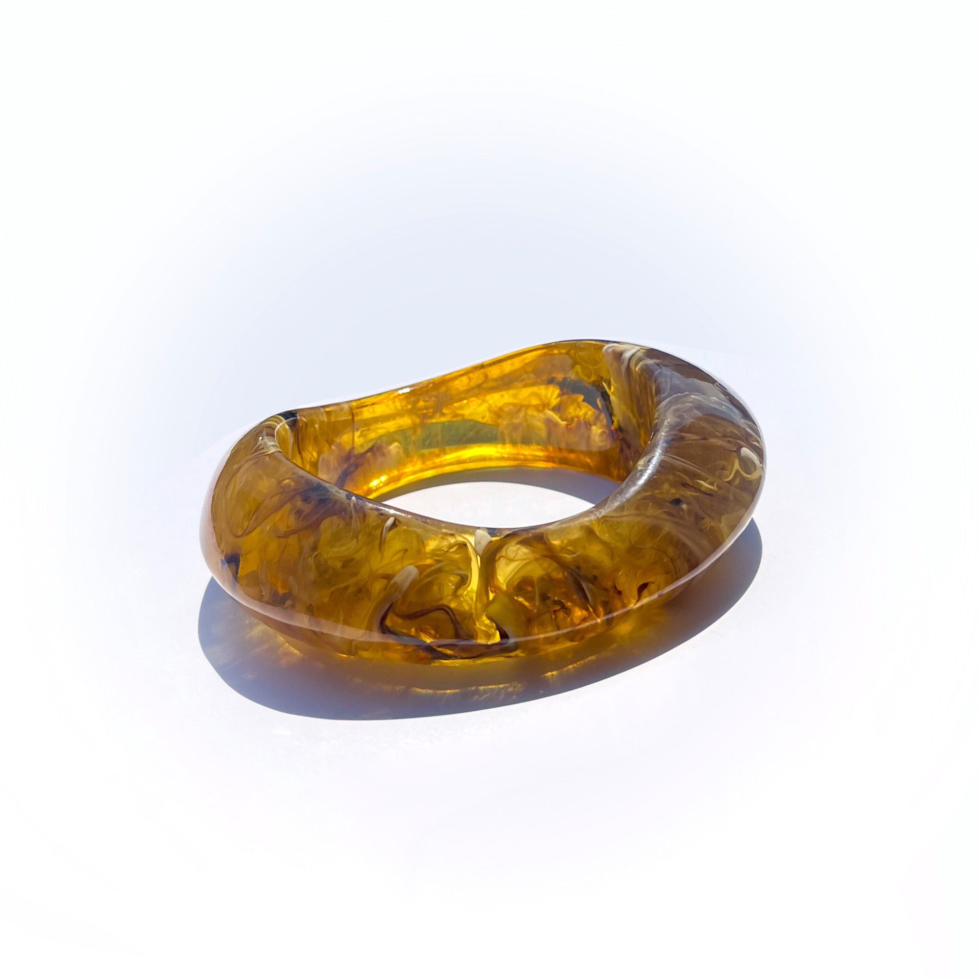 European And American Exaggerated Blooming Irregular Shaped Resin Bracelet