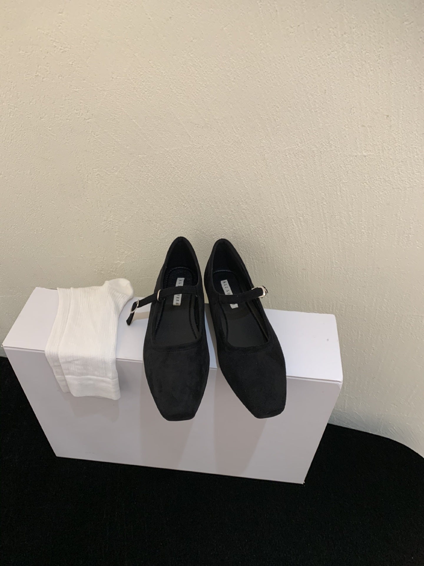 Vintage Suede Black Leather Flat Shoes Women's Buckle Comfortable Soft Bottom