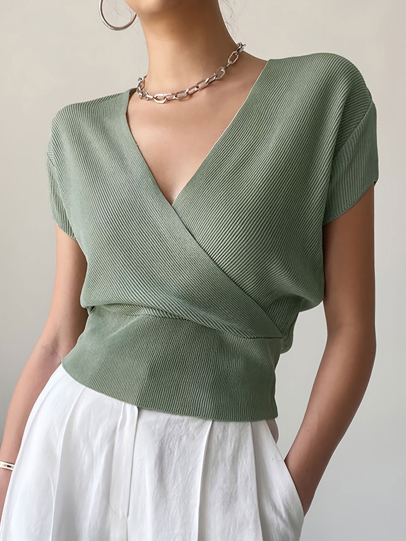 V-neck Knitted Short-sleeve High-waisted Loose T-shirt Knitted Top