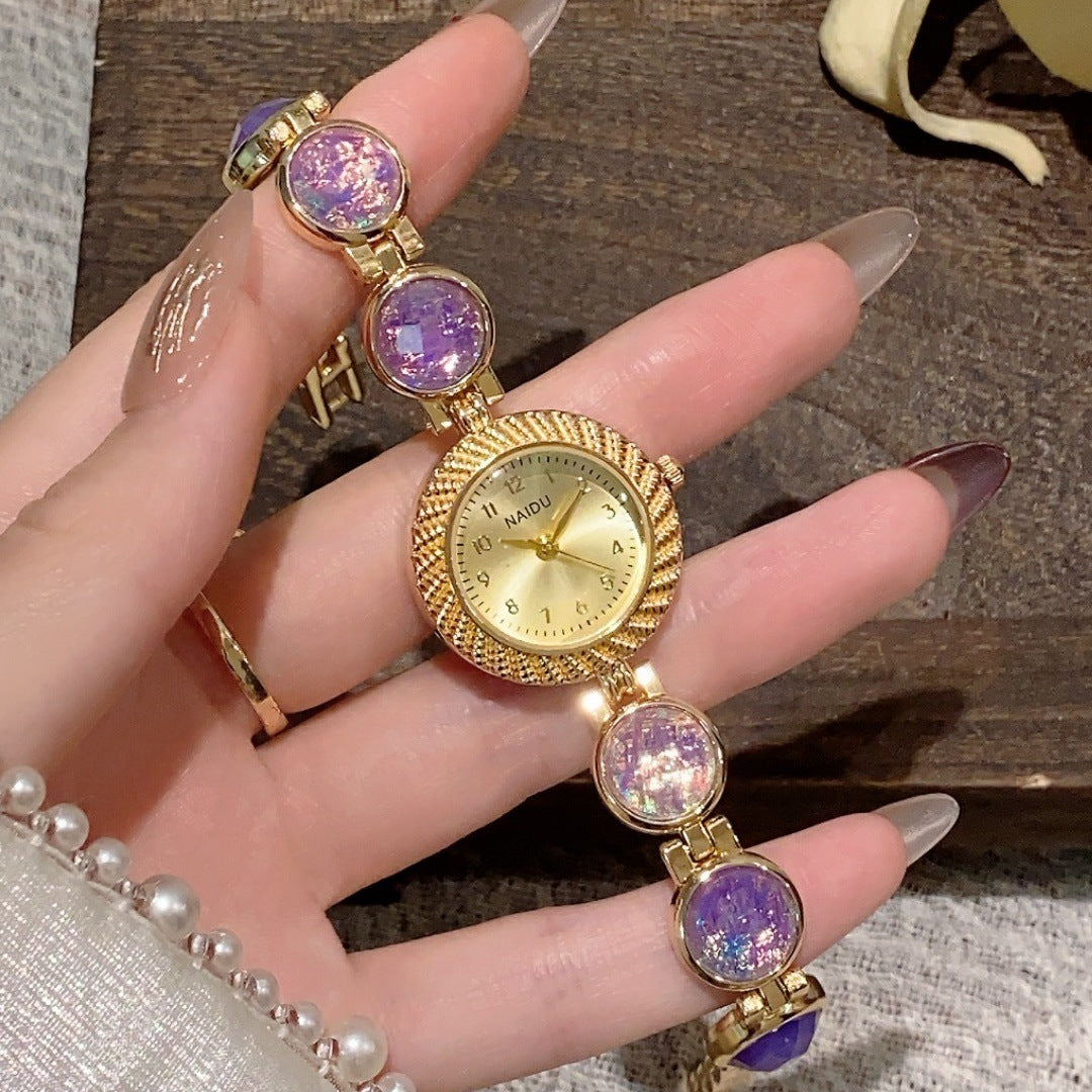 Women's Quartz Watch With Elegant Design