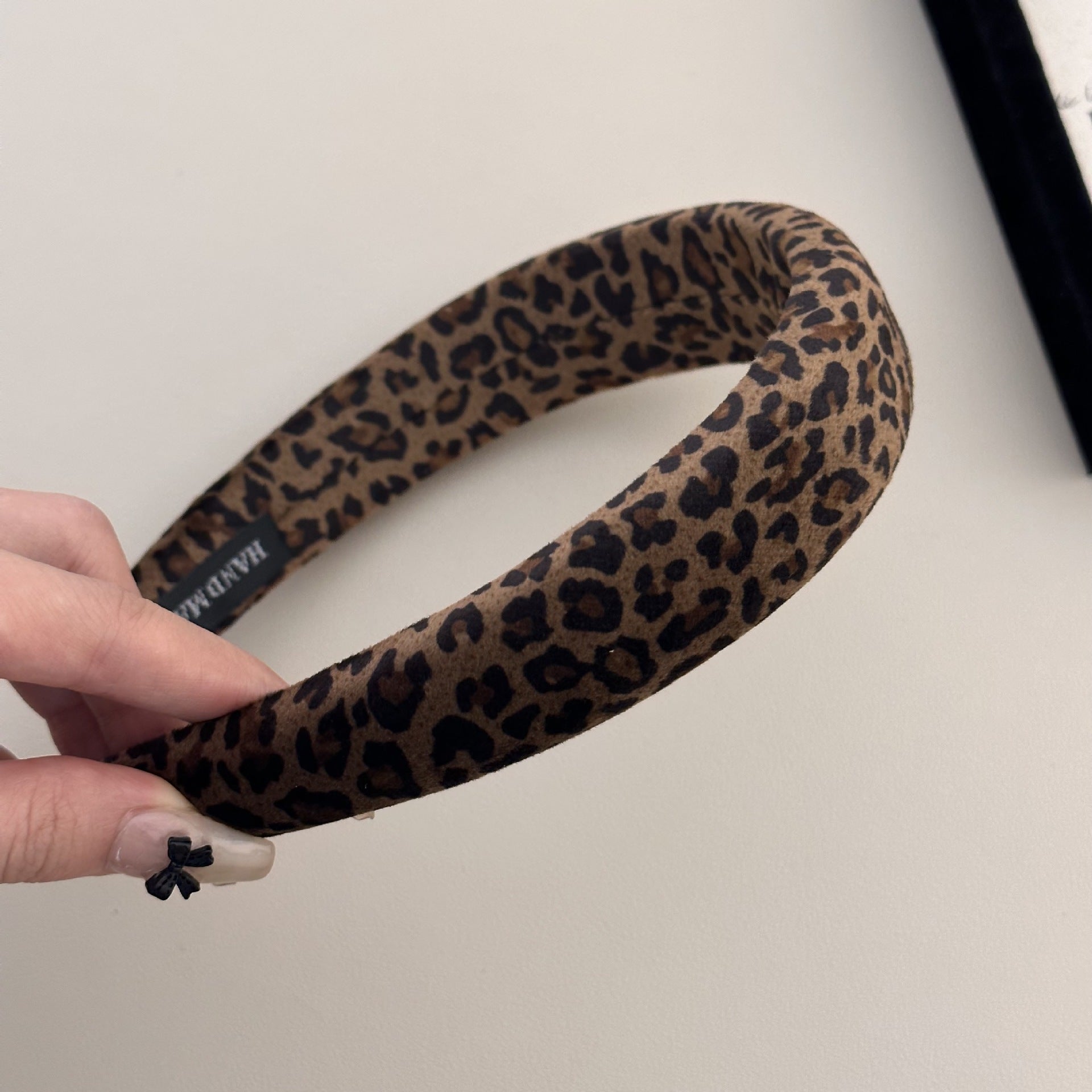 Fashionable All-matching Vintage Leopard Print Velvet Sponge Headband