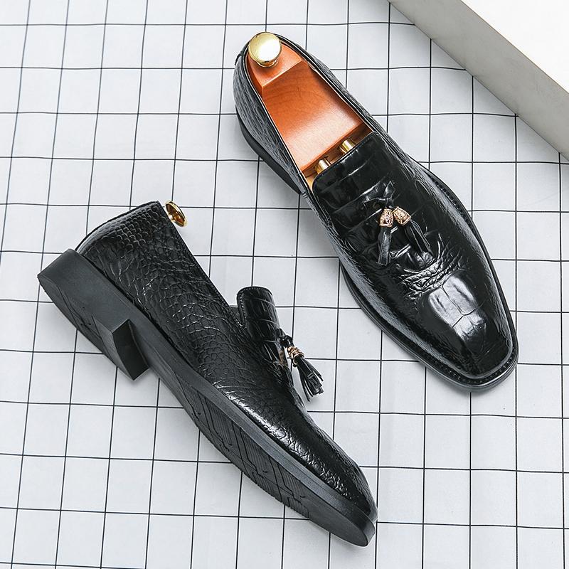 Mens Korean-style Crocodile-pattern Embossed Tassel Leather Shoes