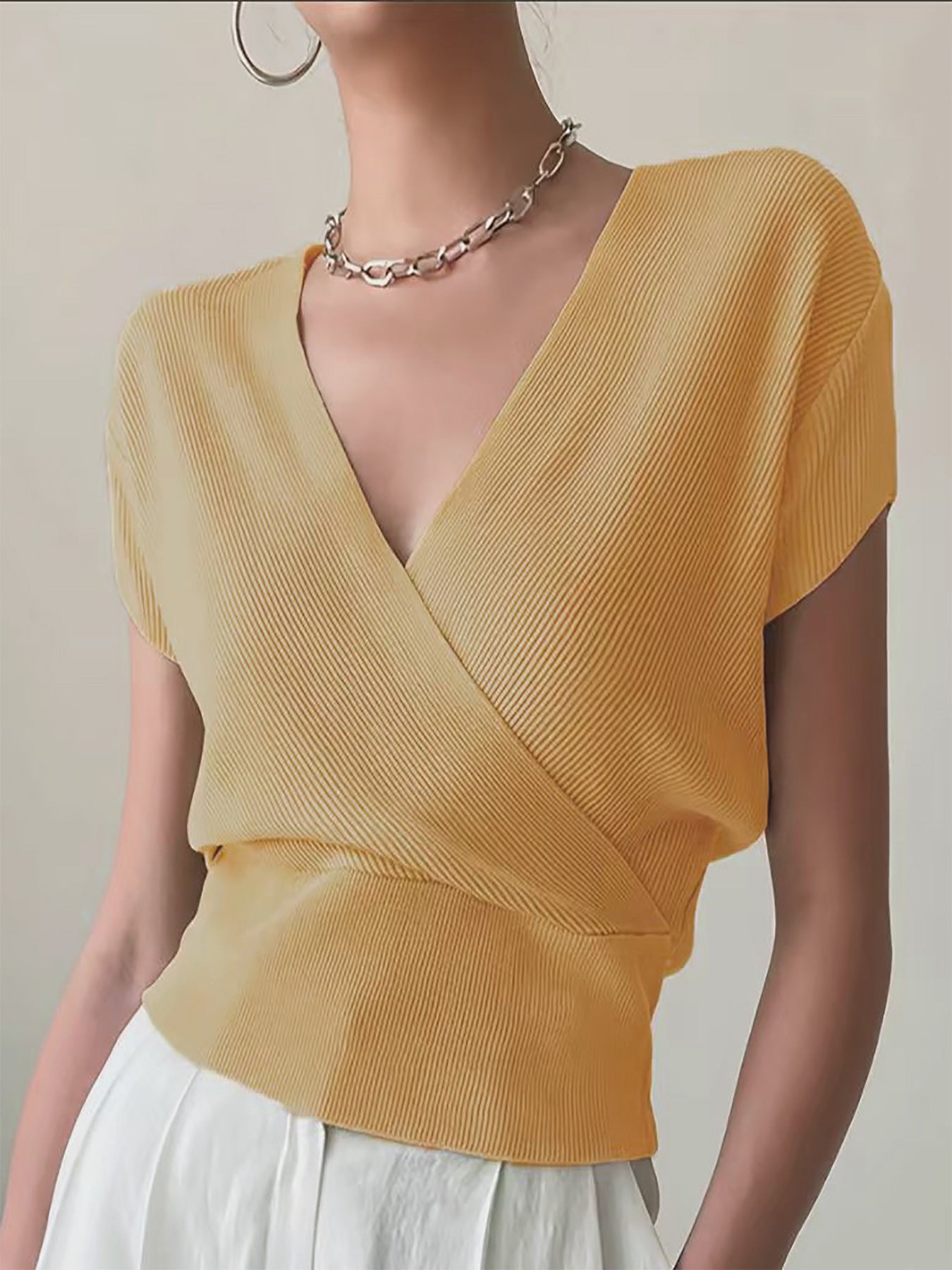 V-neck Knitted Short-sleeve High-waisted Loose T-shirt Knitted Top