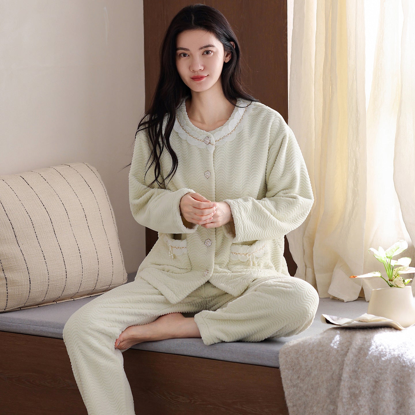 Women's Flannel Warm Cardigan Thickened Pajamas