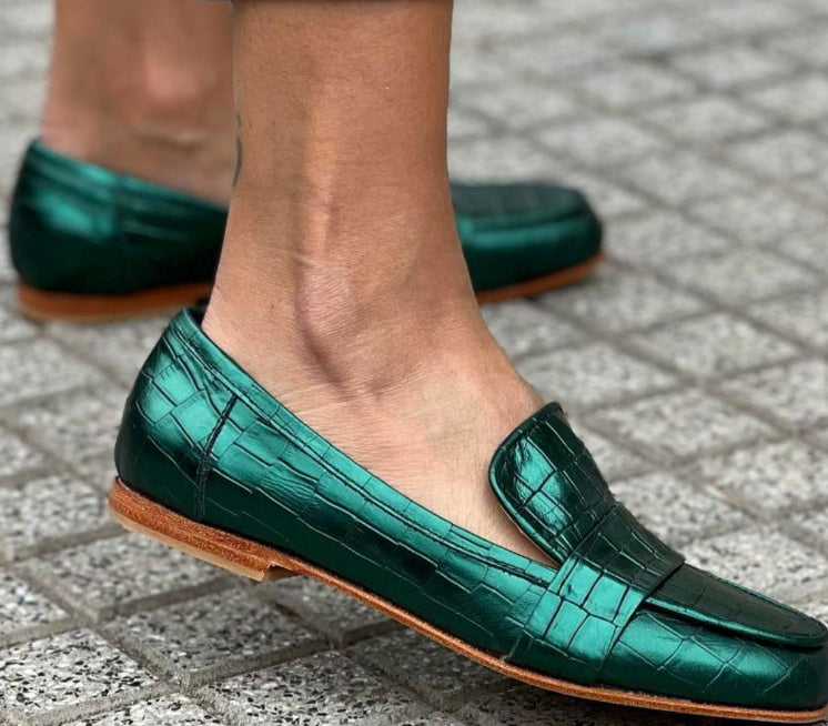 Stone Pattern Flat Tassel Round Toe Loafers