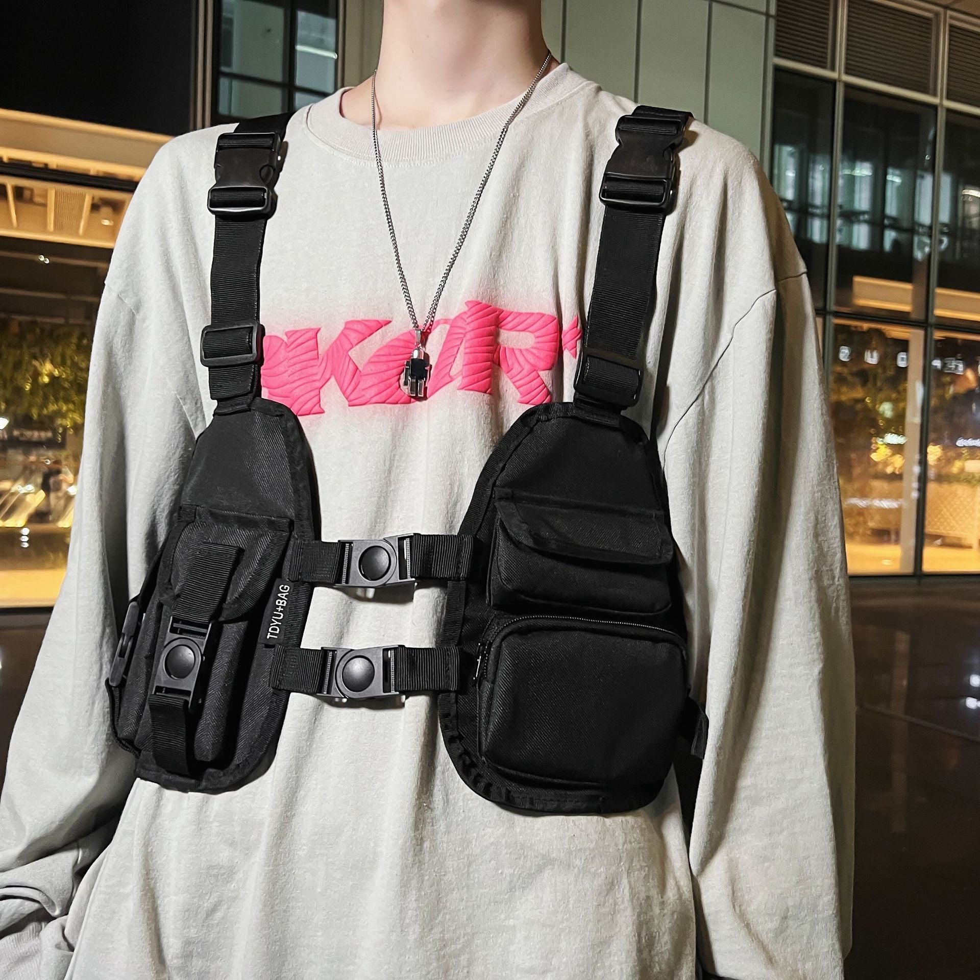 Men's Fashion Trendy Multi-pocket Chest Bag
