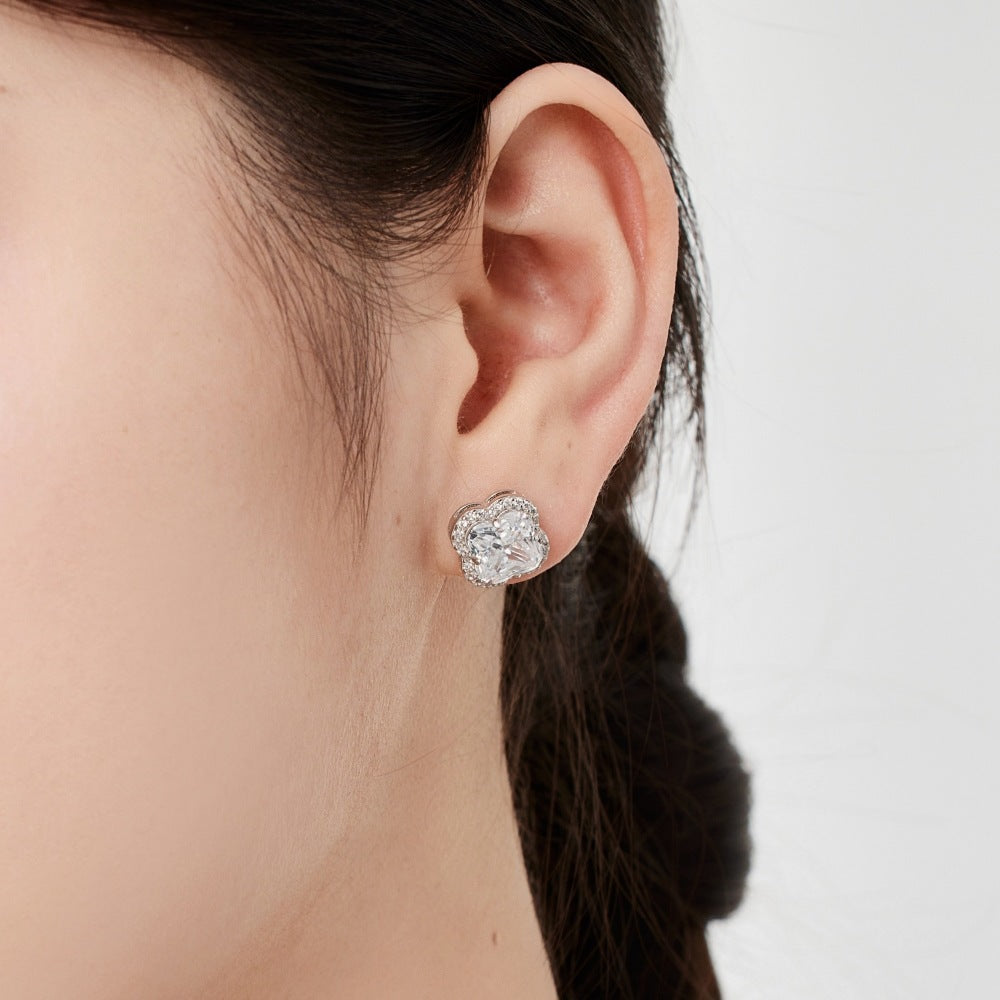 Luxurious And Personalized Flower Stud Earrings