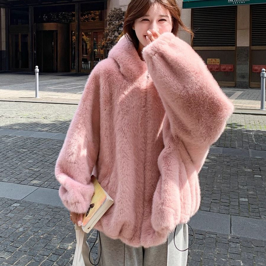 Womens Faux Lambswool Fur Coat Loose-fitting Thickened Hooded Short Fur Jacket In A Soft Feminine Style