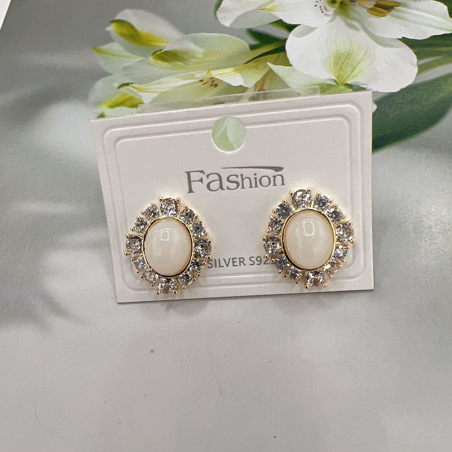 Trendy Fashion Commuter High-grade Affordable Luxury Style French Glass Cat Eye Earrings