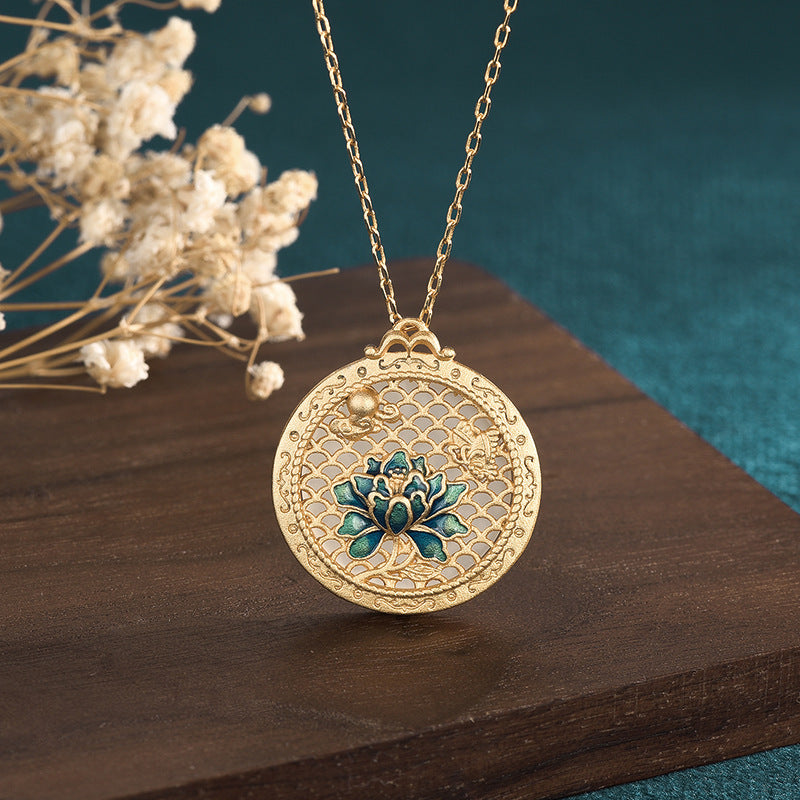 Color-preserving Gold-plated Hetian Jade Peace Buckle Retro Collarbone Necklace Female Niche