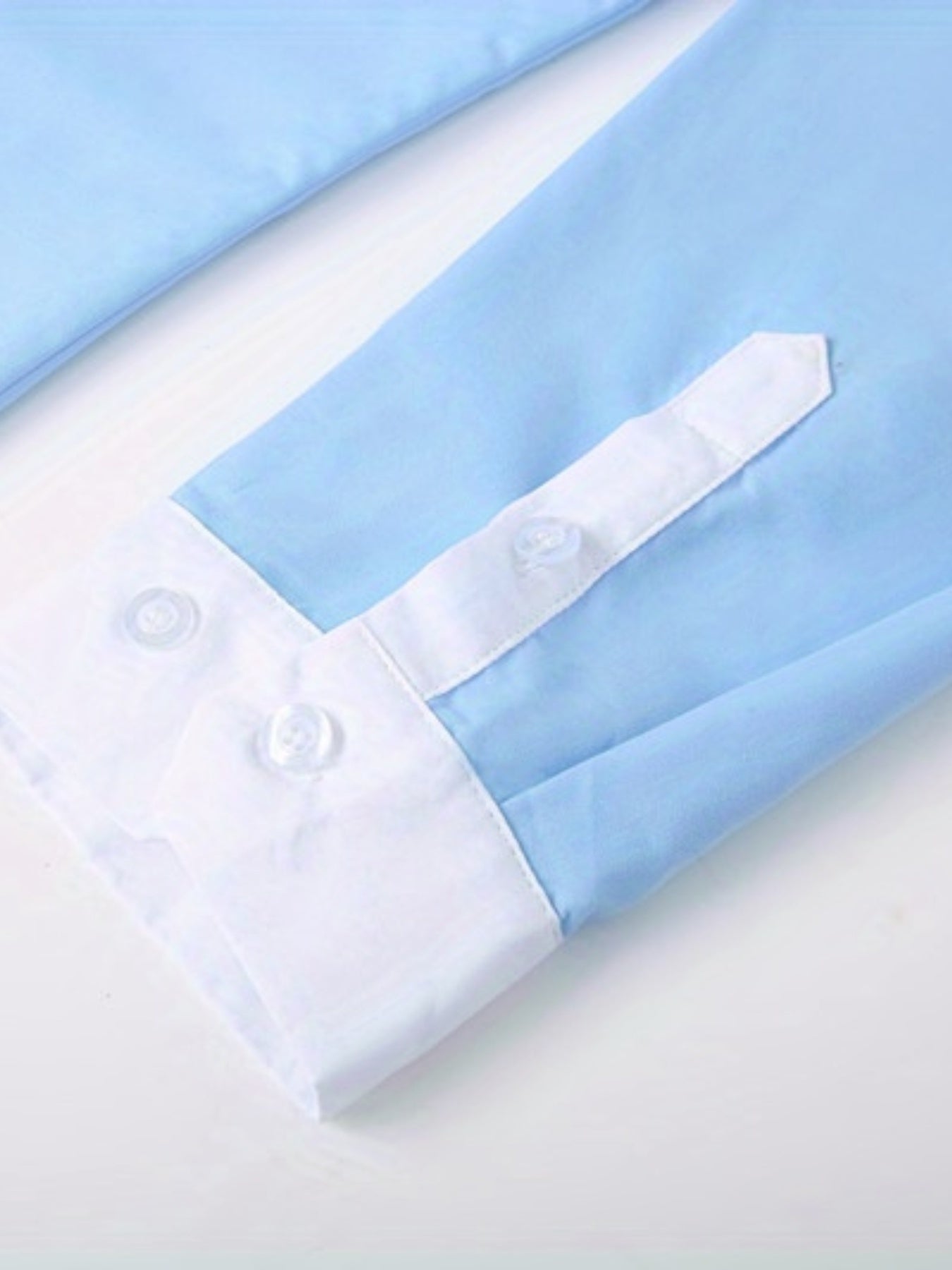 A Stylish Business Shirt For Teenagers And A Long-sleeved Shirt With Contrasting Colors