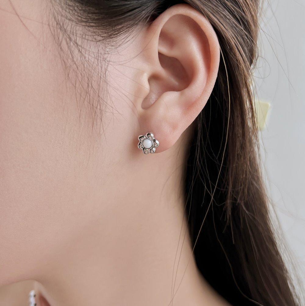 S925 Sterling Silver Black Agate Flower Small French Retro Simple