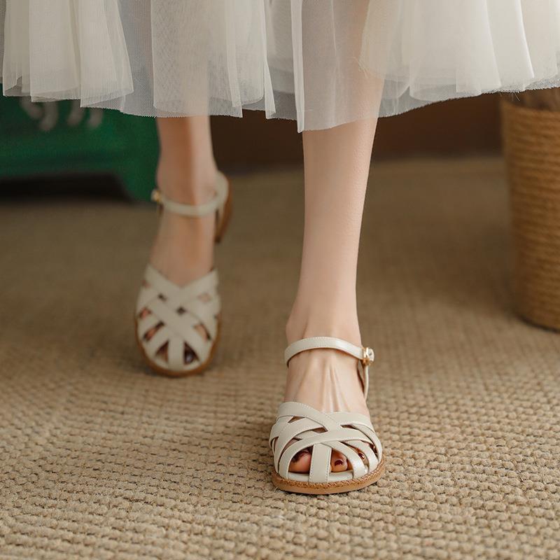 Female Flat Simplicity Word Strap Closed Toe Sandals