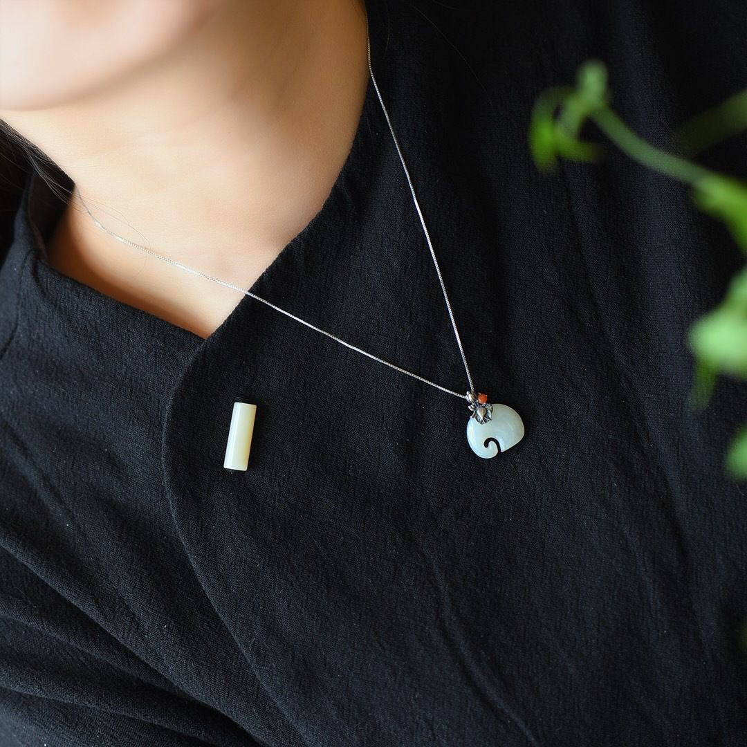 Women's Retro Personality Elephant Ruyi Pendant