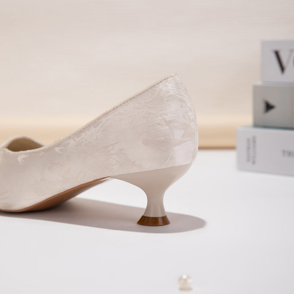 White Black Jacquard Pointed Toe Kitten Heel Pumps, Elegant Floral Accent Women's Dress Shoes  Ivory Black Wedding & Party Pumps