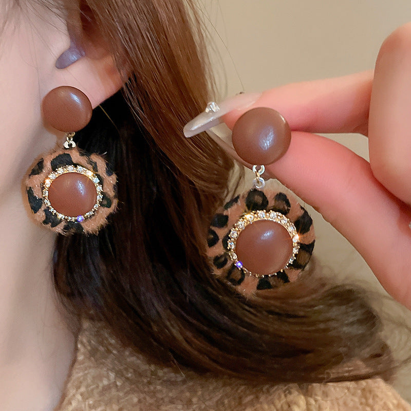 Silver Needle European And American Vintage Crumpled Resin Geometric Earrings
