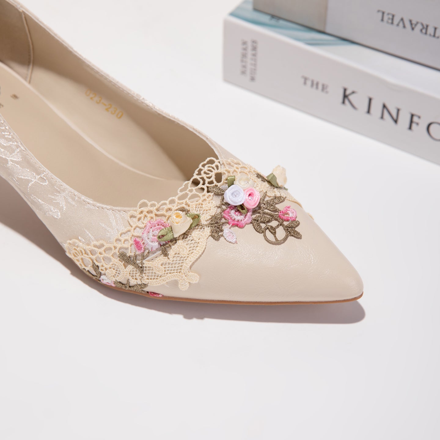 Mint-colored Jacquard Pointed Kitten Heels And Women's Shoes. Lace Flower Embroidery Low-cut Sandals. Gentle And Elegant High-heeled Shoes. Formal And Casual Lady Shoes For Events.