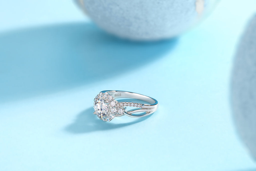 1Snow Lotus - A Fashionable And Luxurious Jewelry Piece Set With 2-carat Moissanite S925 Sterling Silver And Platinum-plated Diamond Prohibit TikTok sales