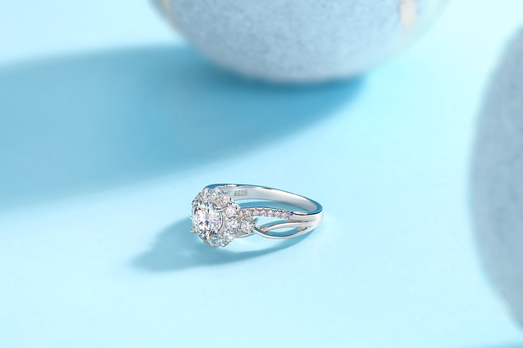 1Snow Lotus - A Fashionable And Luxurious Jewelry Piece Set With 2-carat Moissanite S925 Sterling Silver And Platinum-plated Diamond Prohibit TikTok sales