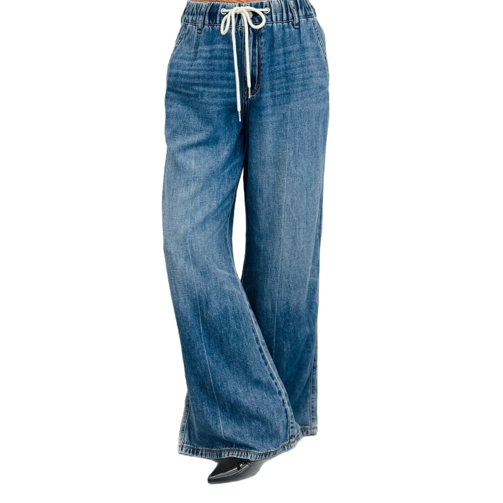 Retro High-waisted Slightly Flared Jeans With A Stretchy Waistband