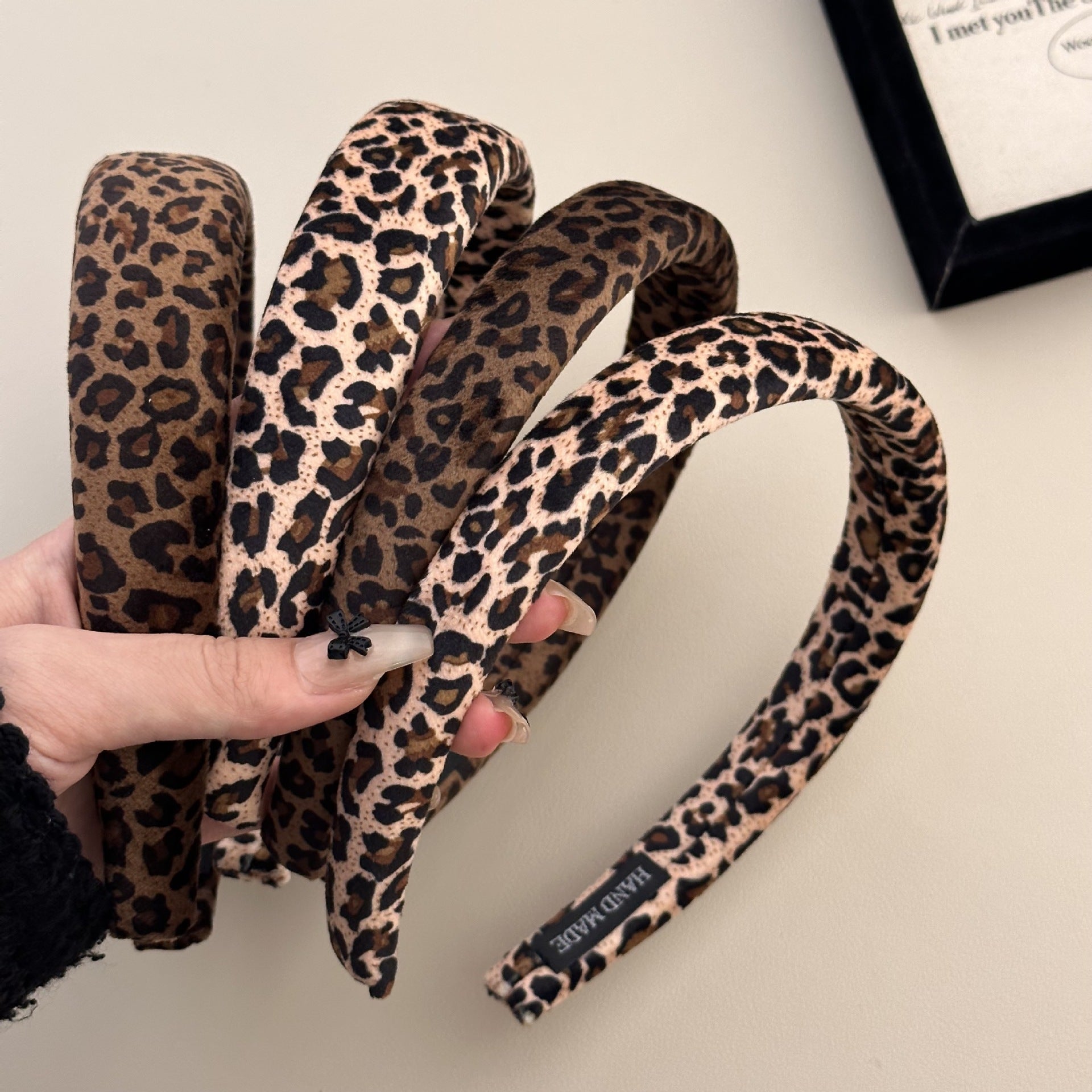Fashionable All-matching Vintage Leopard Print Velvet Sponge Headband
