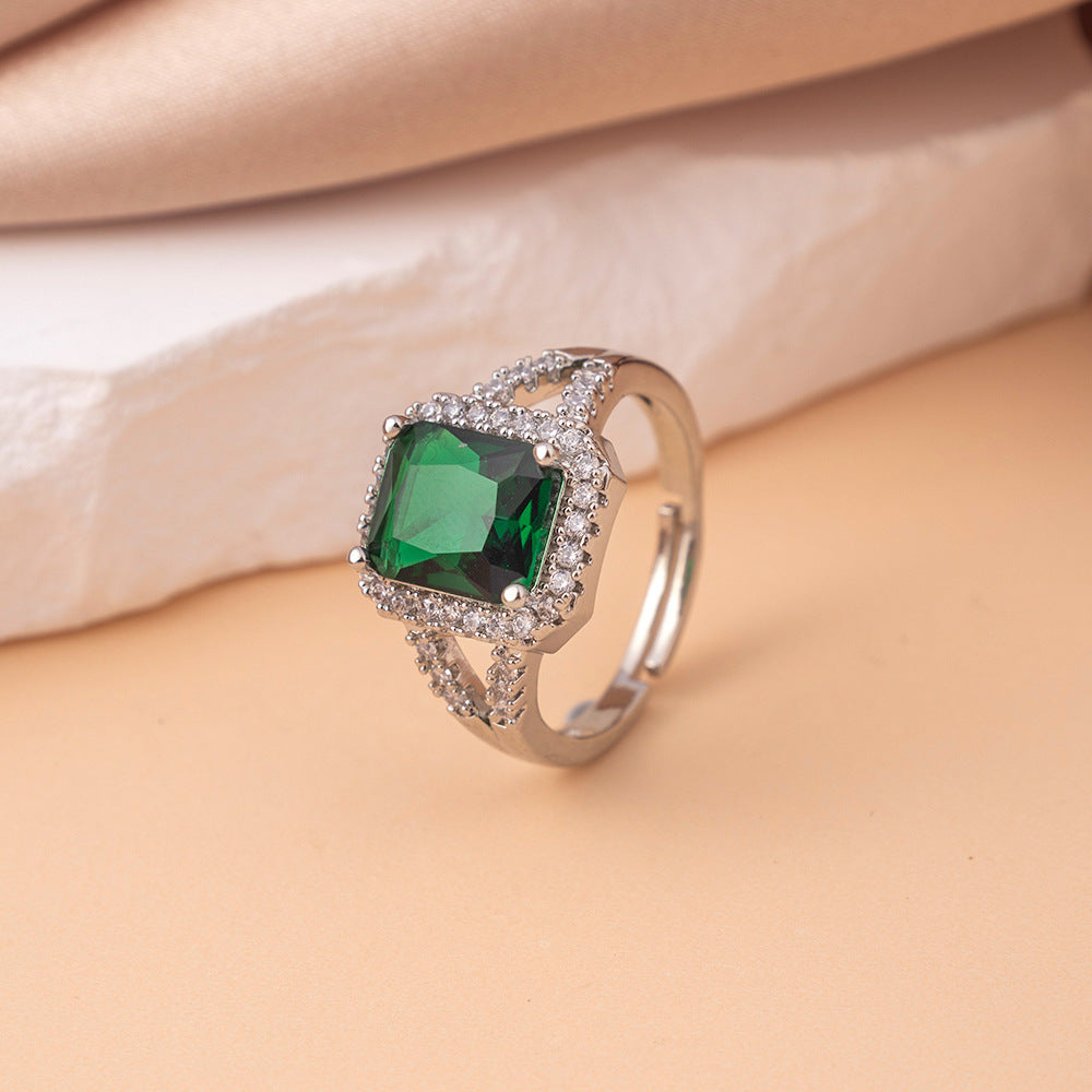 High-end Retro Emerald Luxury Colored Gems Ring
