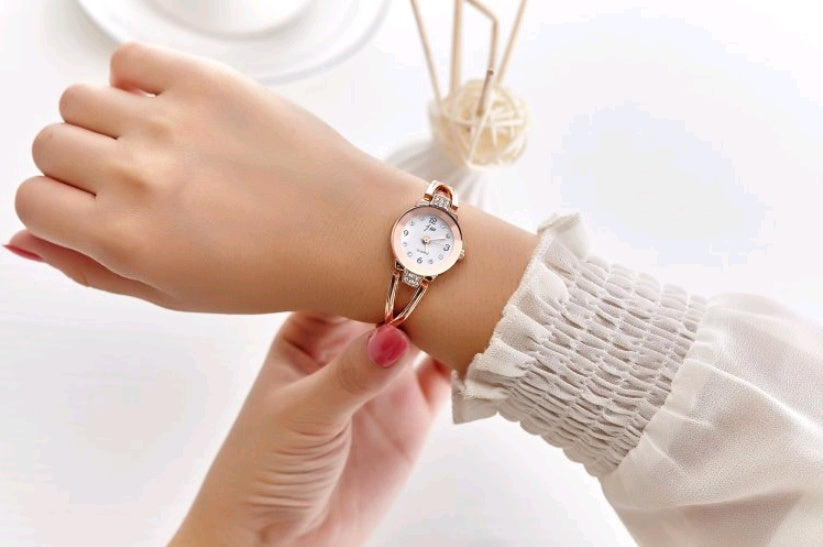 Women's steel belt student bracelet waterproof quartz electronic ladies fashion watch