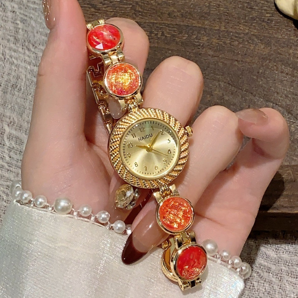 Women's Quartz Watch With Elegant Design