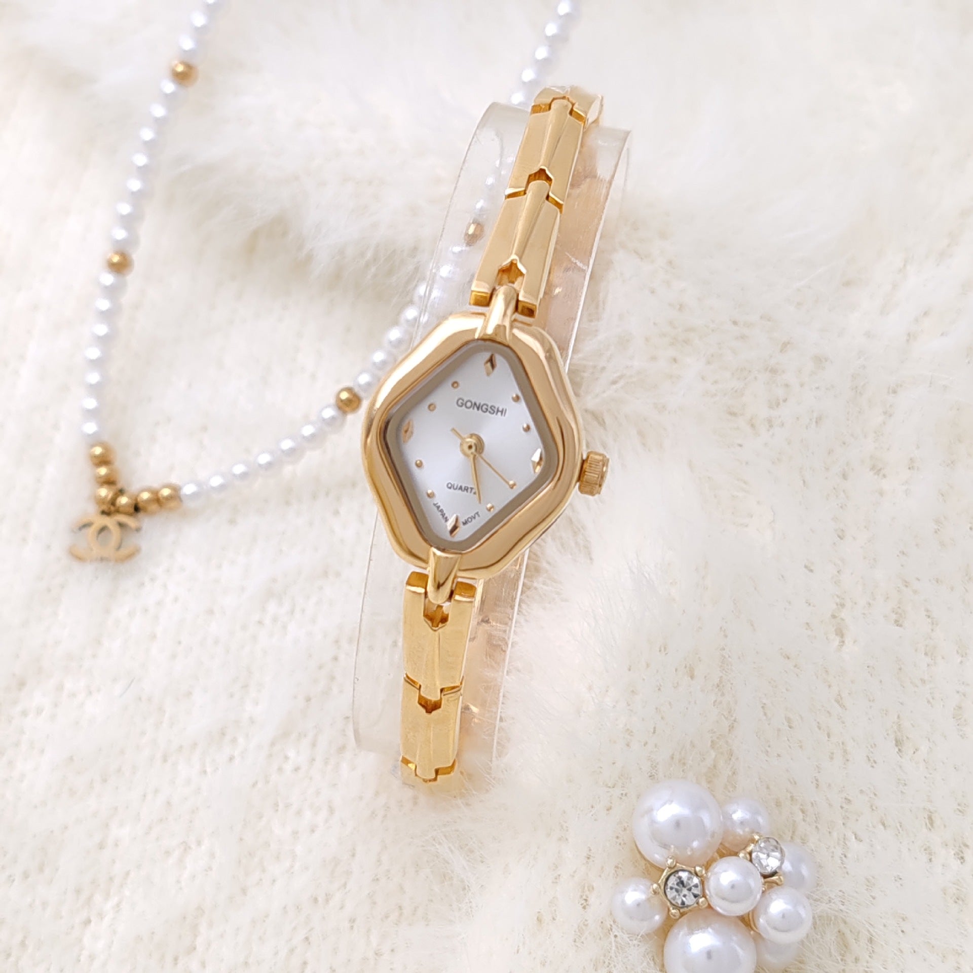 Special Interest Light Luxury Temperament Wild Diamond Waterproof Bracelet Watch