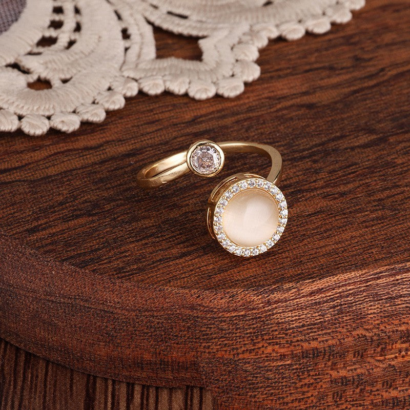 Micro-inlaid Flower Rotating Zircon Temperament Ring