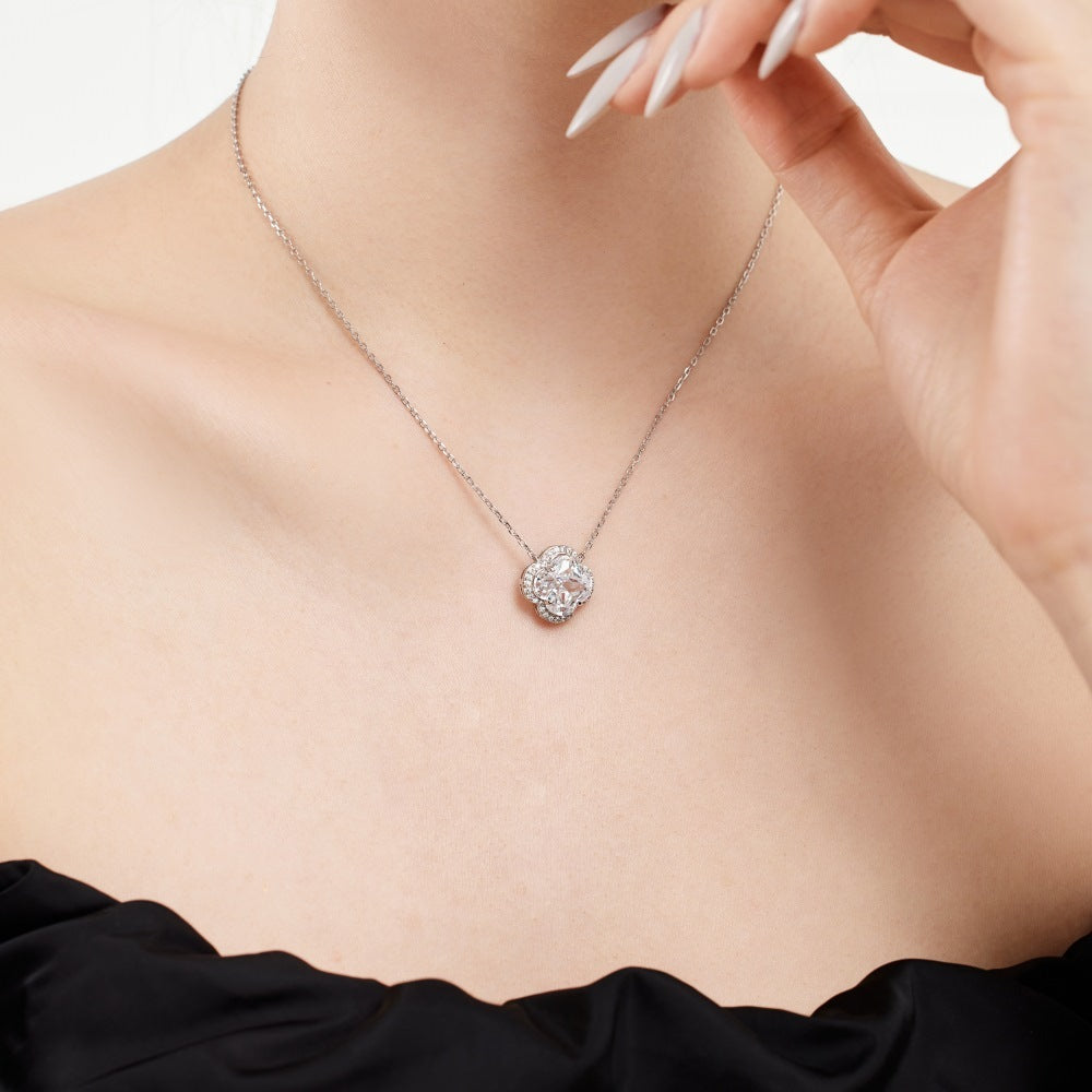 Luxurious And Personalized Flower Stud Earrings