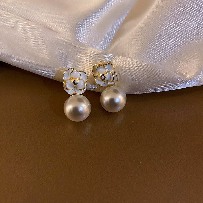 Silver Needle European And American Vintage Crumpled Resin Geometric Earrings