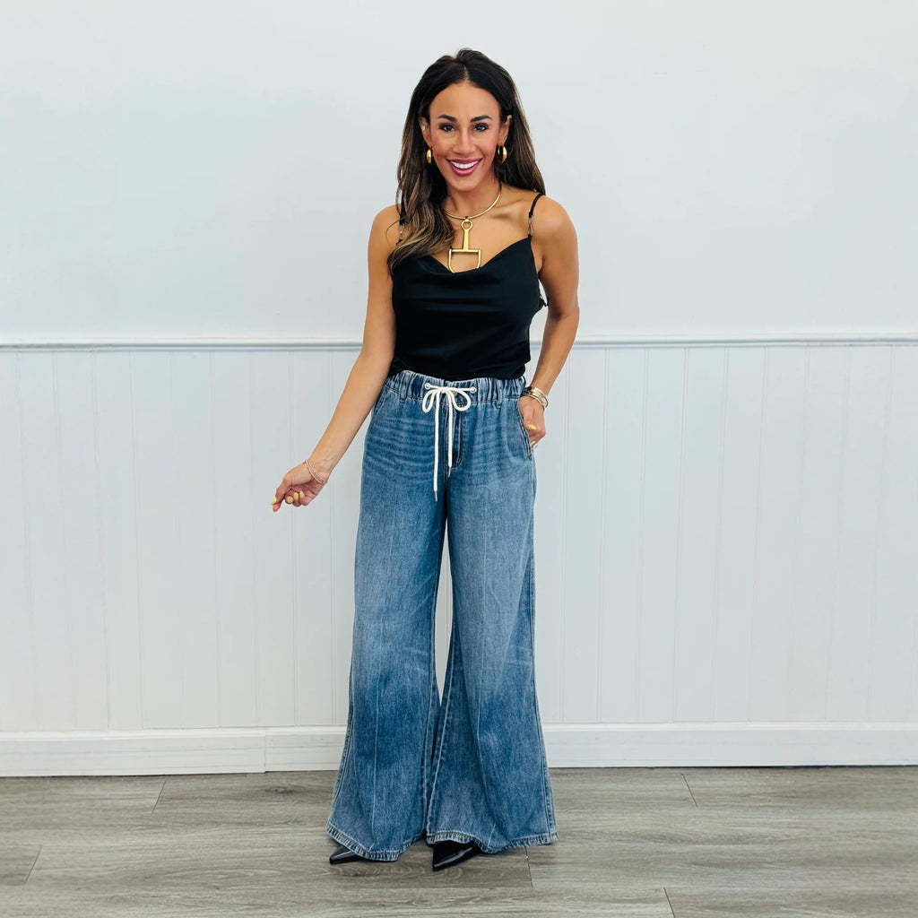 Retro High-waisted Slightly Flared Jeans With A Stretchy Waistband