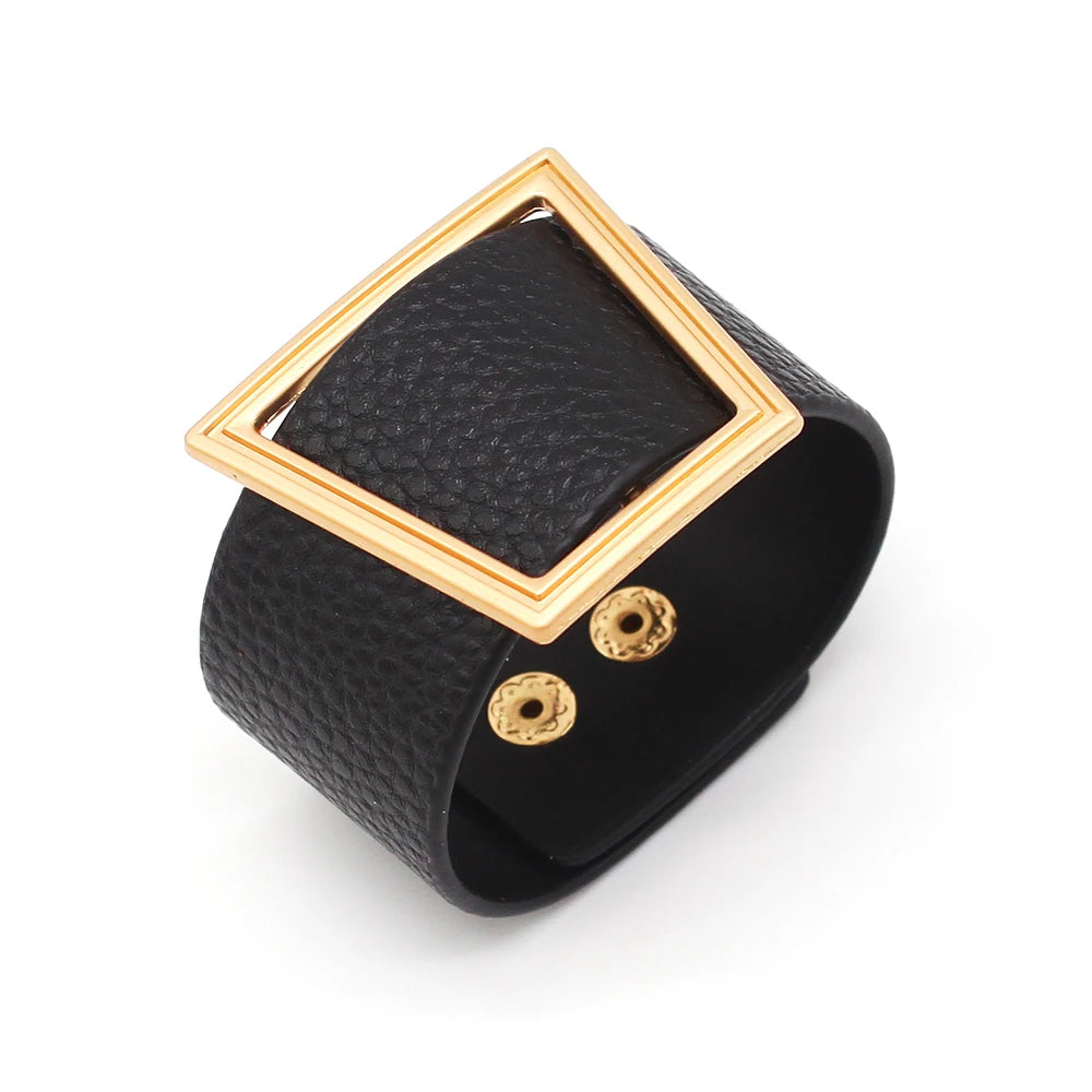 NEW Fashion Leather Bracelet for Women High Quality 3 Colors Available Letter Decorative Clasp Bracelet Bangles Jewelry