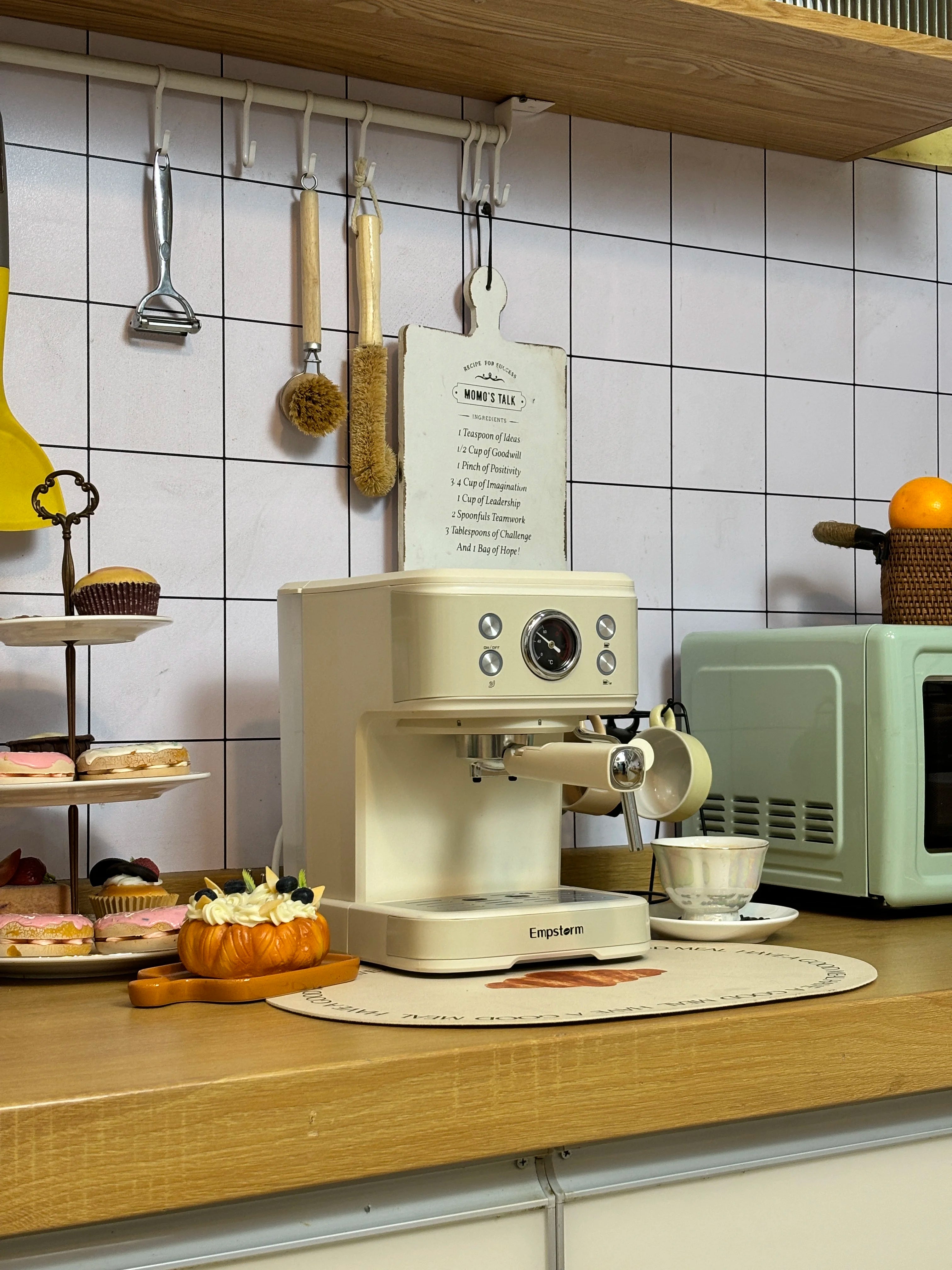 Empstorm Retail Price Original Design White 04E Espresso Machines 20 Bar Semi Automatic Coffee Machine for Cappuccino
