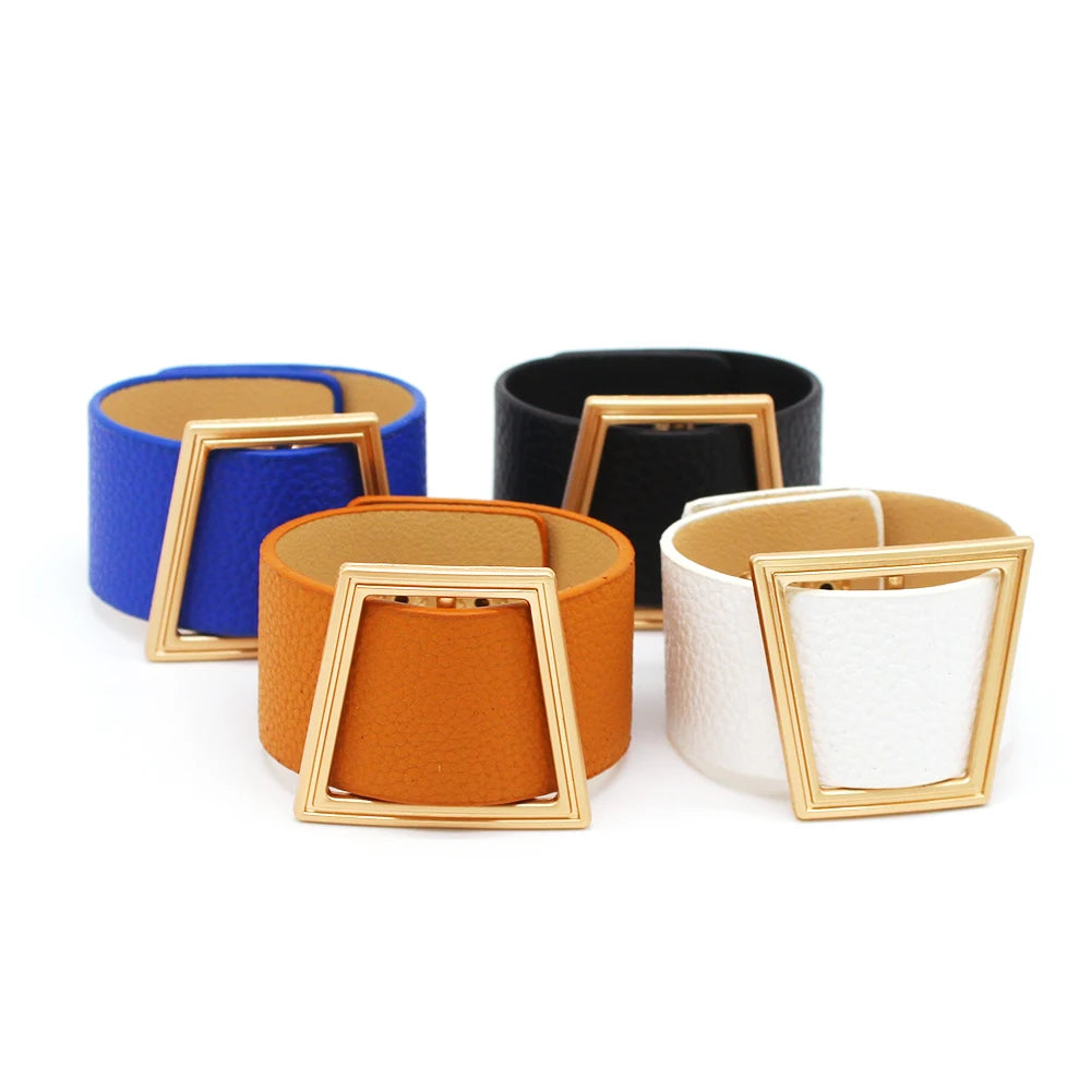 NEW Fashion Leather Bracelet for Women High Quality 3 Colors Available Letter Decorative Clasp Bracelet Bangles Jewelry