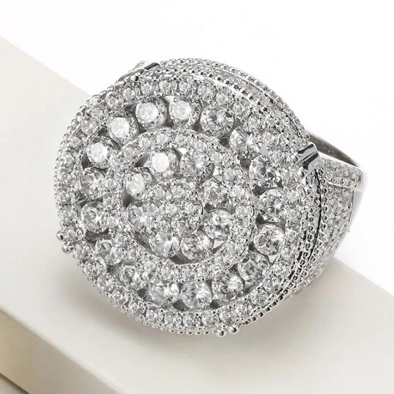 Hot Sale Hollow Out Round Crystal Ladies Ring Micro Paved Full Bling Iced Out Rhinestone Zircon for Women Men Party Jewelry