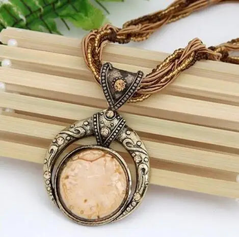 2025 New Vintage Ethnic Necklace Fashion Jewelry Hot Fashion Retro Bohemia Style Multilayer Beads Chain Stone Pendant Necklace