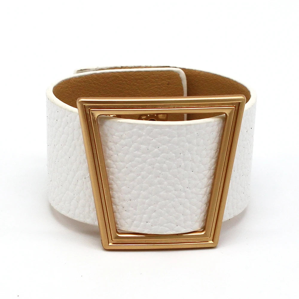 NEW Fashion Leather Bracelet for Women High Quality 3 Colors Available Letter Decorative Clasp Bracelet Bangles Jewelry