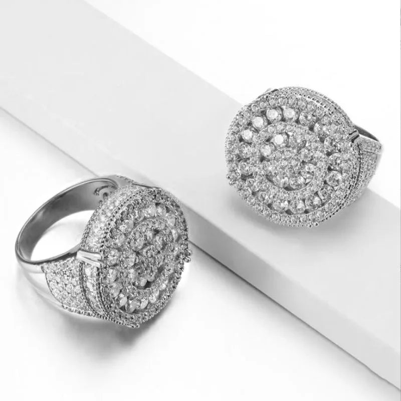 Hot Sale Hollow Out Round Crystal Ladies Ring Micro Paved Full Bling Iced Out Rhinestone Zircon for Women Men Party Jewelry