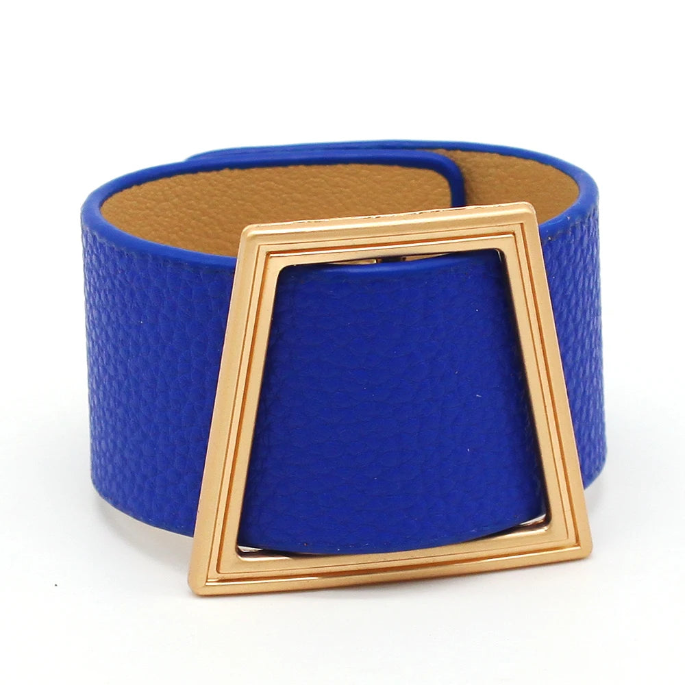 NEW Fashion Leather Bracelet for Women High Quality 3 Colors Available Letter Decorative Clasp Bracelet Bangles Jewelry