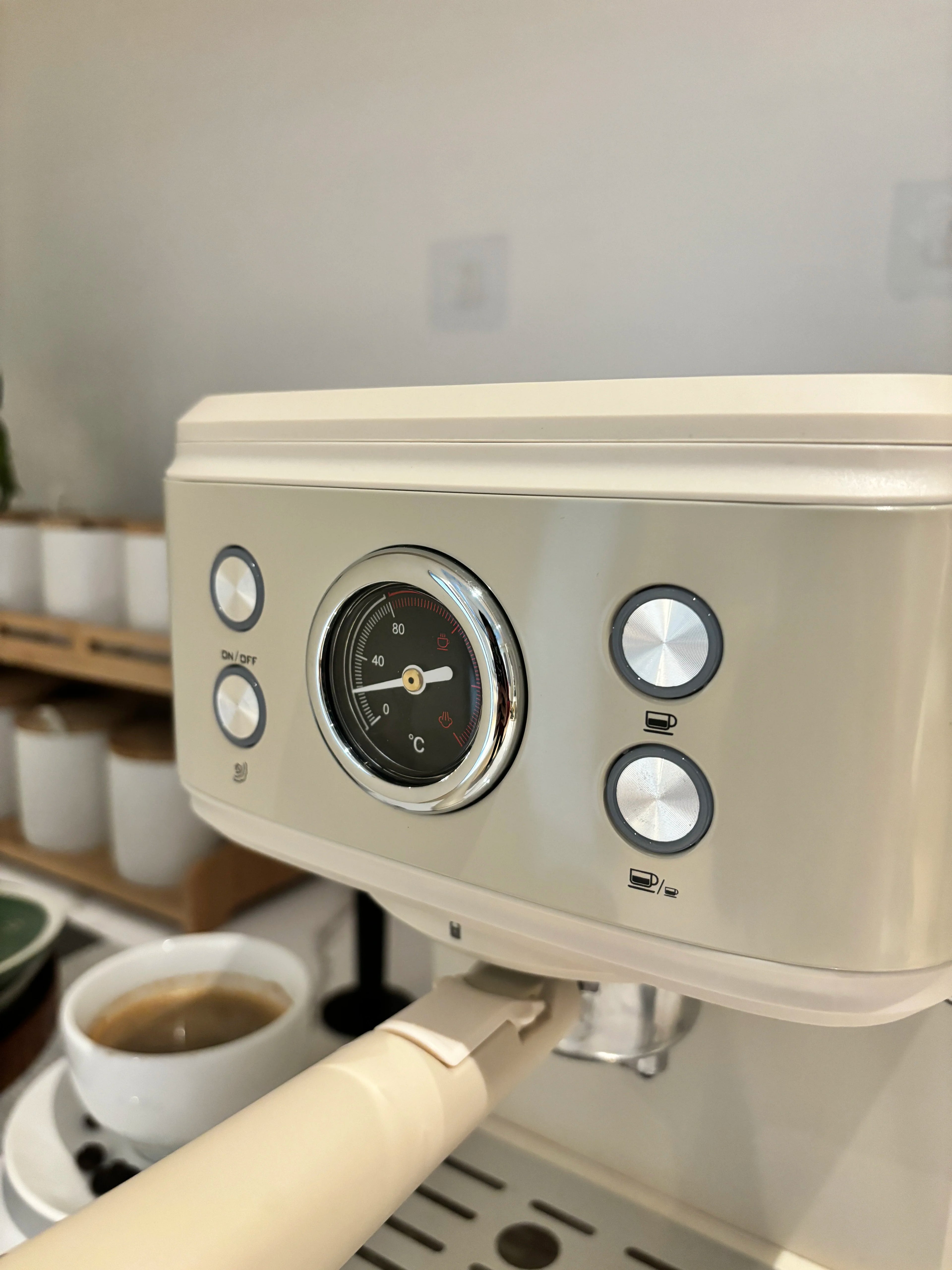 Empstorm Retail Price Original Design White 04E Espresso Machines 20 Bar Semi Automatic Coffee Machine for Cappuccino