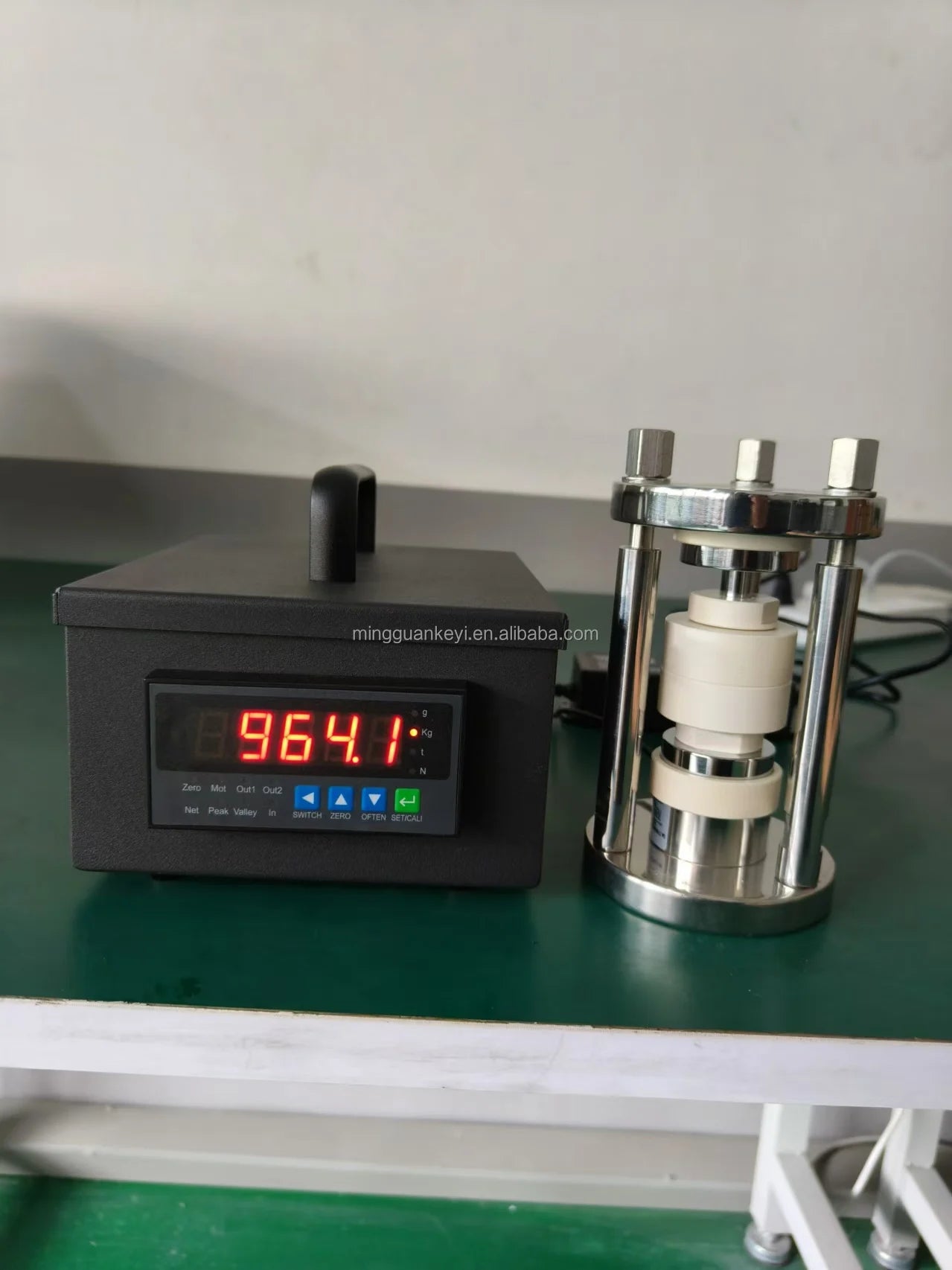 Laboratory Solid State Battery Testing Mold with Pressure Sensor and Display -Available with Mold Diameter 10.0-16.0mm - CN-SP