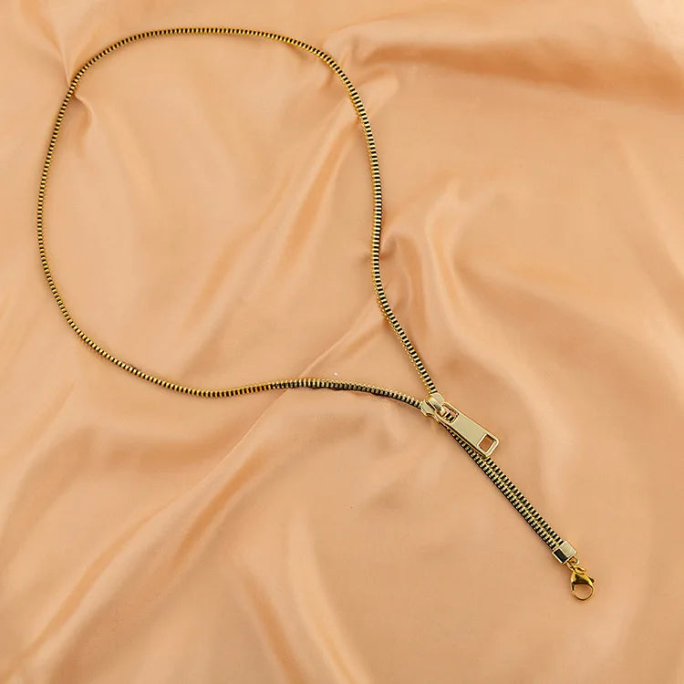 Niche design sense two wear zipper collarbone necklace women's new couple light luxury niche personality sweater chain choker