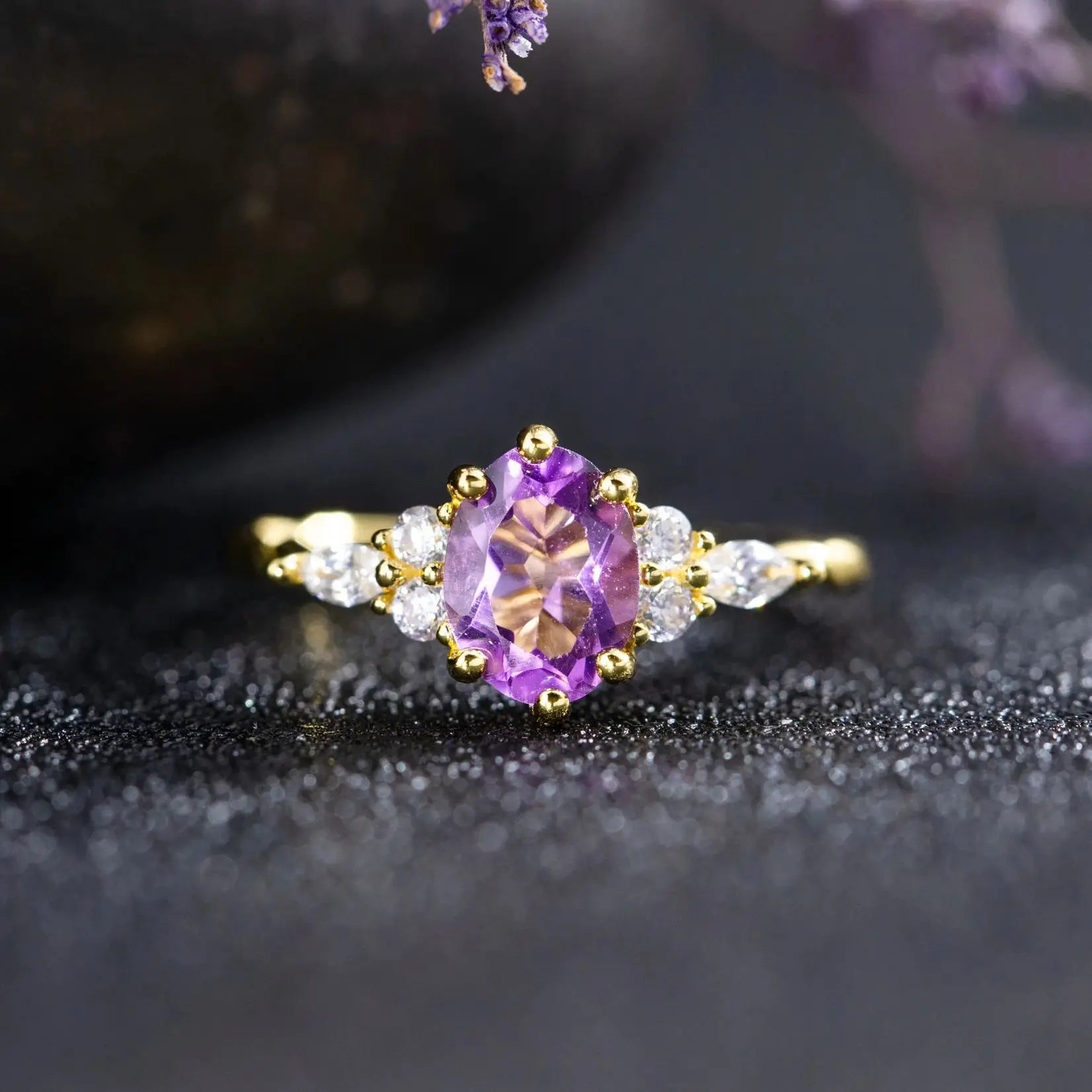 Charm Gold Silver Color Wedding Ring Natural Amethyst Oval Shaped Stone Engagement Ring Unique Zircon Cluster Rings For Women