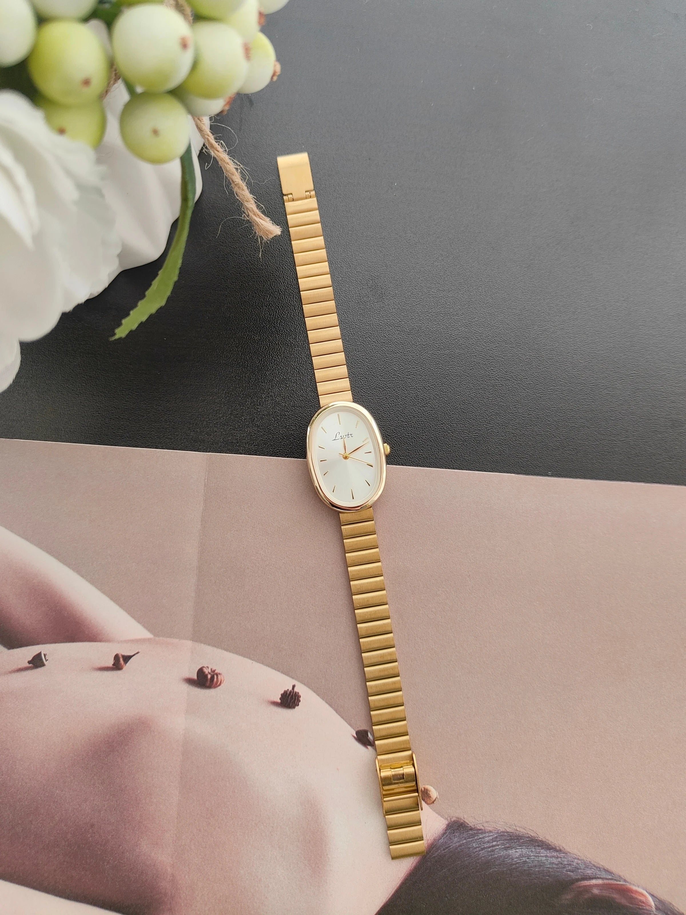 1 Piece of New Fashion Gold Bracelet Women's Watch Retro Luxury Fashion Simple Elegant Accessible Luxury Elegant Versatile Watch Women's Quartz Watch