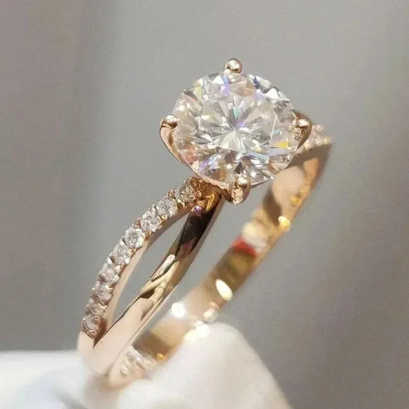 New Hot Wedding Ring for Woman Gold Color Band with Crystal Cubic Zirconia Fashion Modern Design Engagement Bands Jewelry